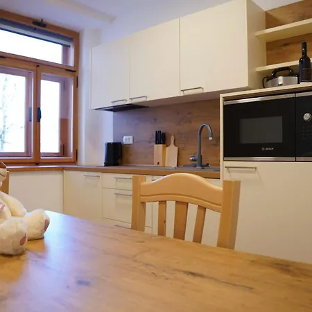 Metropolitana's Zois Apartman