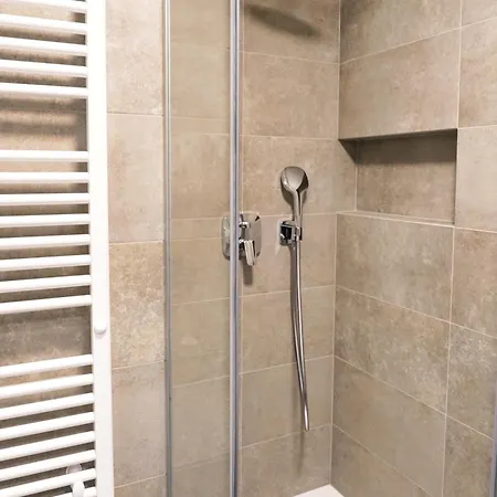 Metropolitana's Zois Bohinj