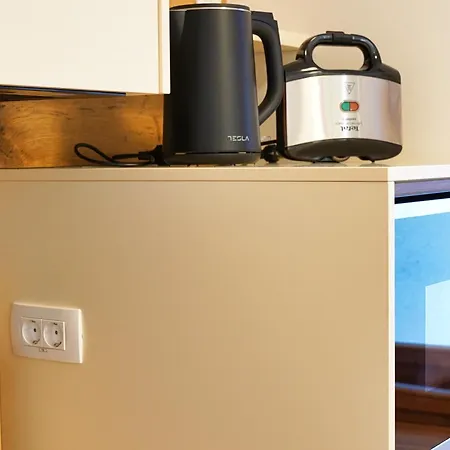 Metropolitana's Zois 公寓 *