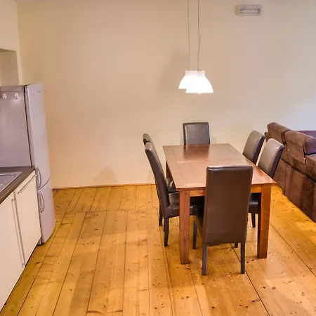Metropolitana's Zois Apartman *