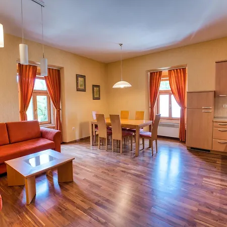 Metropolitana's Zois Apartman *