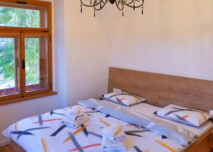 Metropolitana's Zois 公寓 *