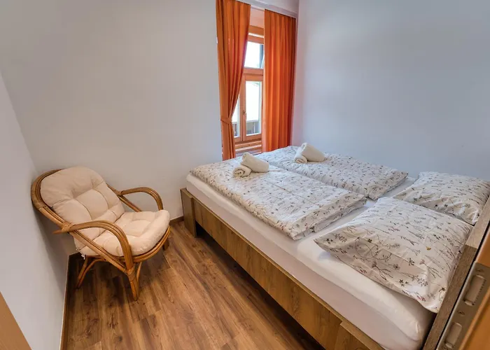 Metropolitana's Zois Apartma *